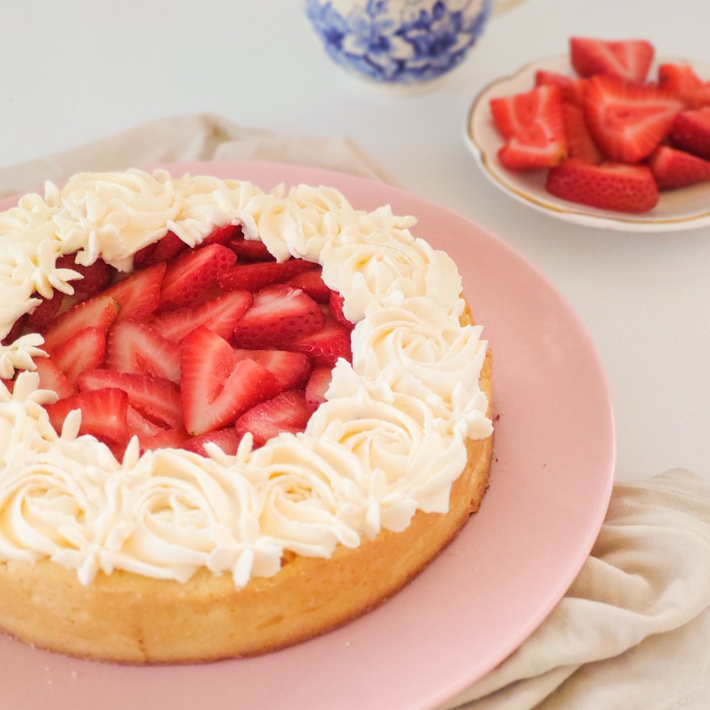 Tarta de Crema Pastelera y Frutillas